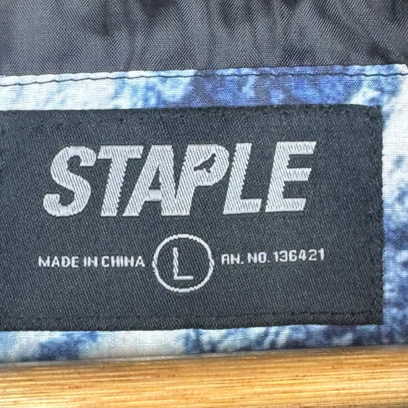 Staple Pigeon Men’s Vernon Puffer Jacket Coat Multicolor Mountain Scene Large - Picture 11 of 13